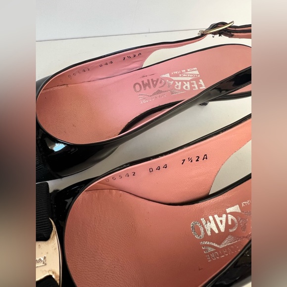 Salvatore Ferragamo Vara Bow Kitten Heel Slingback 7.5 AA - Picture 2 of 10